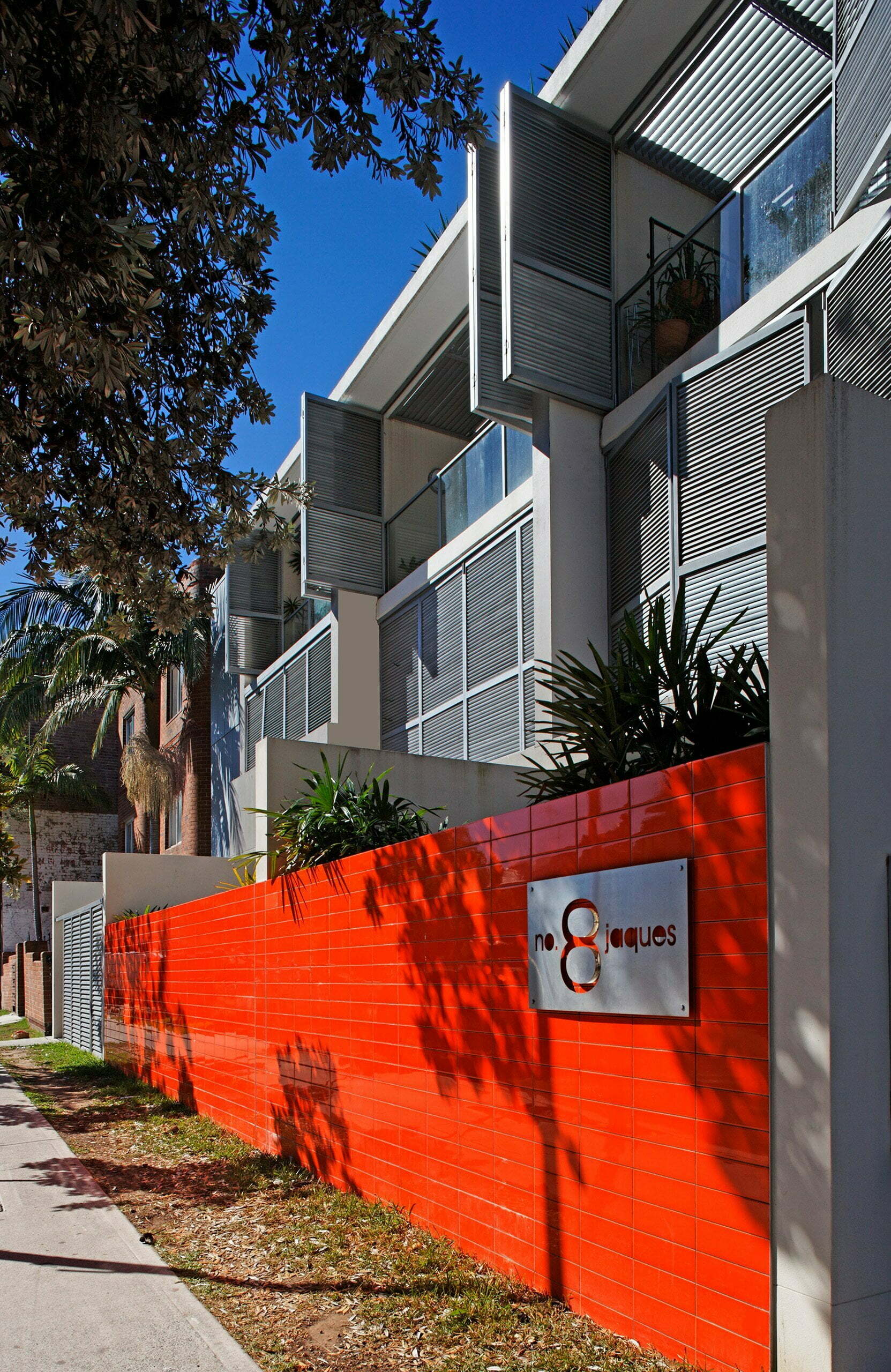 Jaques_Avenue_Bondi_Orange_Front_Wall